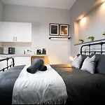 Aesthetic Moseley Studio - 5