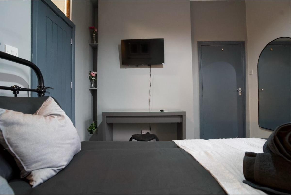 Aesthetic Moseley - 5 Apartment