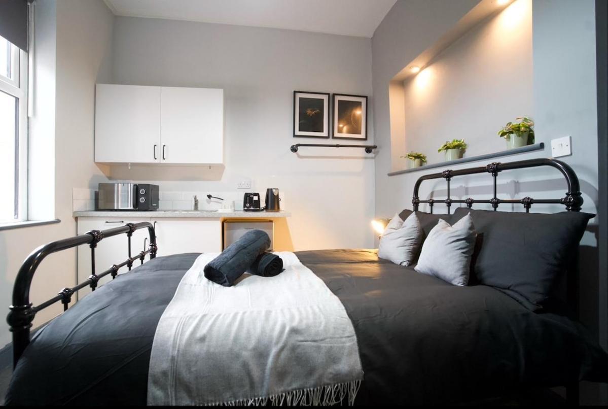 Apartment Aesthetic Moseley - 5