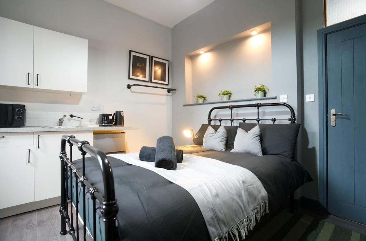 Apartment Aesthetic Moseley - 5 *